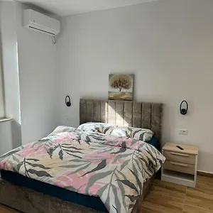 21 At Blloku Area Guest house Tirana